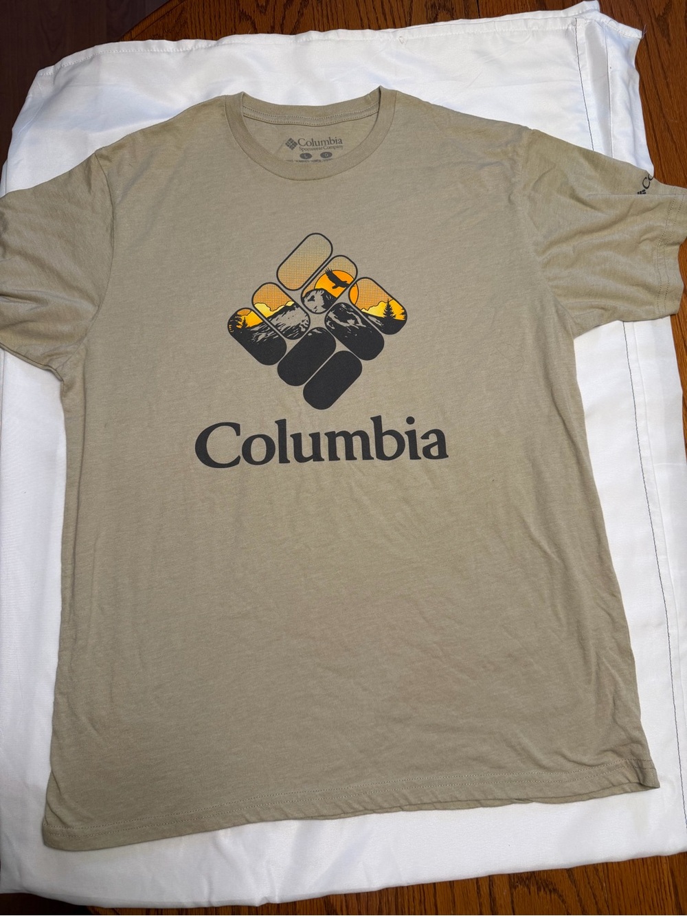 Columbia Men’s Short-Sleeve - Khaki